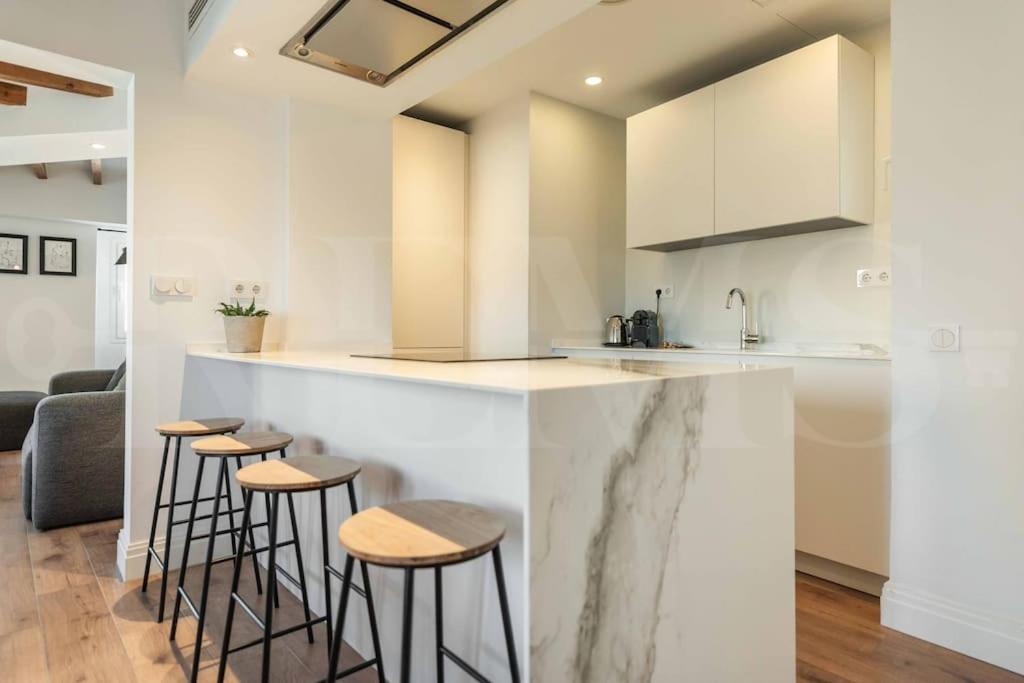 Modern Apartment Next To The Cervantes Theatre By Rems Málaga Esterno foto