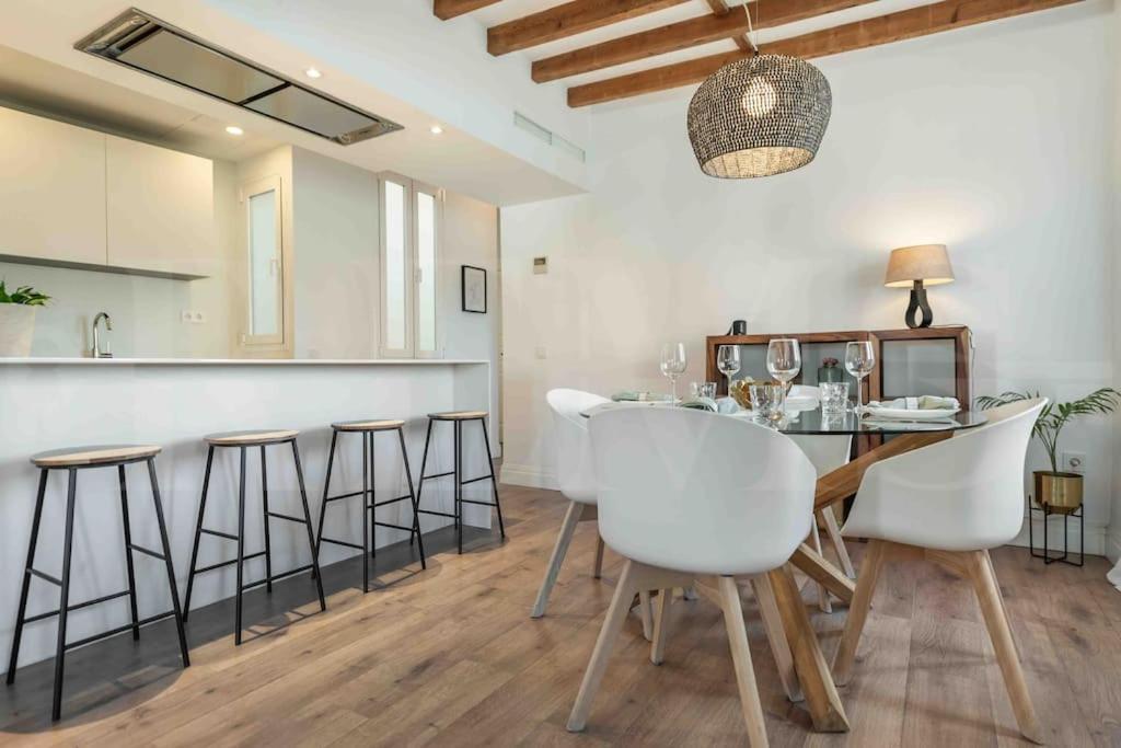 Modern Apartment Next To The Cervantes Theatre By Rems Málaga Esterno foto