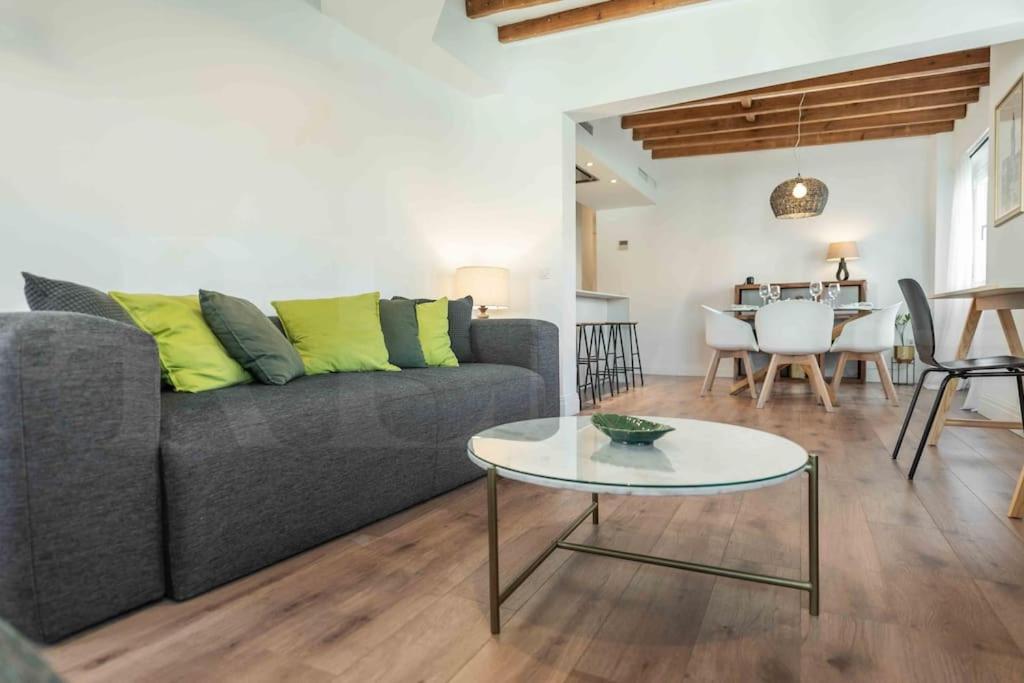 Modern Apartment Next To The Cervantes Theatre By Rems Málaga Esterno foto