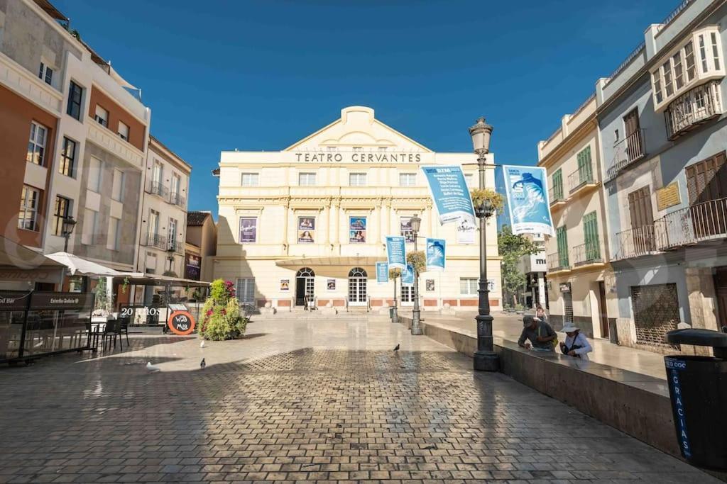 Modern Apartment Next To The Cervantes Theatre By Rems Málaga Esterno foto