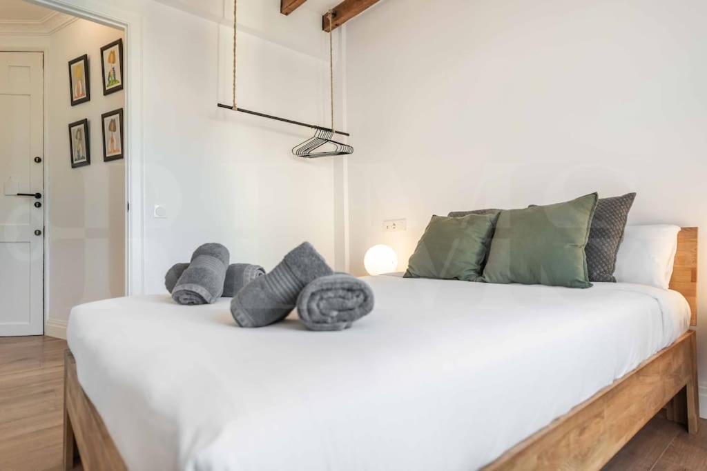 Modern Apartment Next To The Cervantes Theatre By Rems Málaga Esterno foto